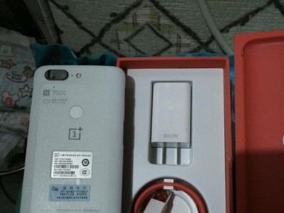一加5T值得买吗？（探索一加5T的性能、设计与价格）