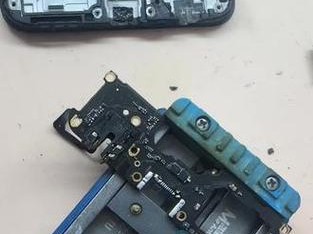 手机尾插故障及修复方法（探索手机尾插故障的种类与解决方案）