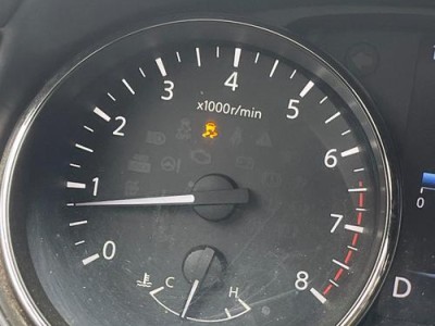 富士通电脑灯亮开不了机的故障原因及解决方法（富士通电脑灯亮但无法正常启动，如何解决？）